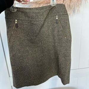 Ann Taylor Size 2 skirt. Great condition, never worn.